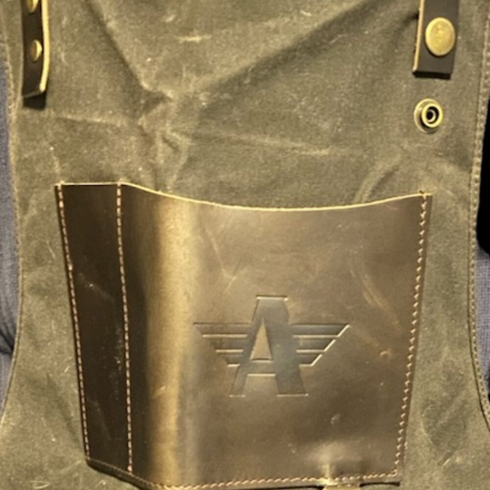 apron - Picture 1 of 2
